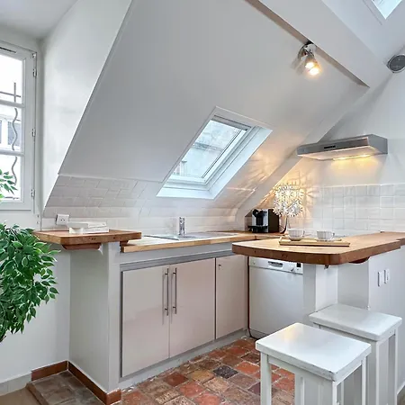 Unique & Beautiful Duplex In Saint-germain パリ