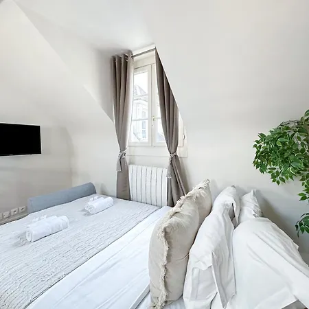 Unique & Beautiful Duplex In Saint-germain パリ
